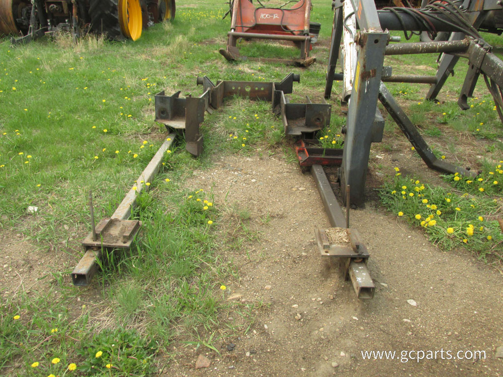 LOADER W/ BALE SPEAR